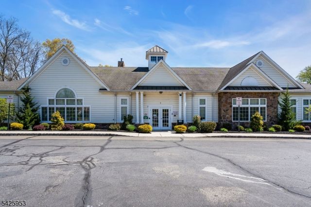 2 Steele Pl 202, Hillsborough Twp., NJ 08844