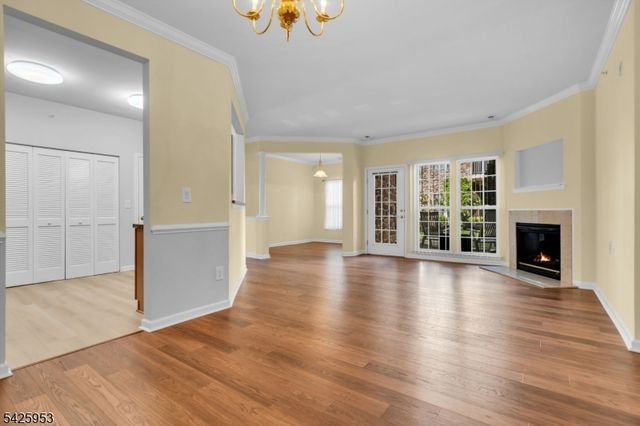 2 Steele Pl 202, Hillsborough Twp., NJ 08844