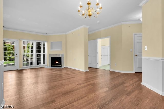2 Steele Pl 202, Hillsborough Twp., NJ 08844