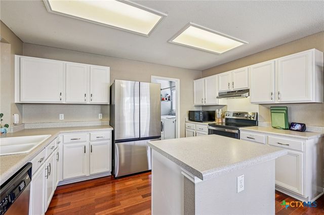 1803 Candlelight Drive, Leander, TX 78641