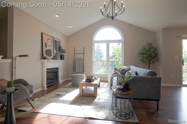 12201 Chesapeake Circle, Walled Lake, MI 48390