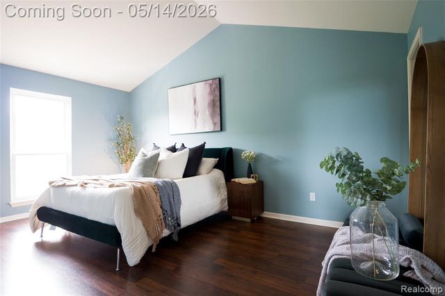 12201 Chesapeake Circle, Walled Lake, MI 48390