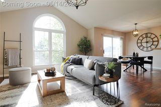 12201 Chesapeake Circle, Walled Lake, MI 48390
