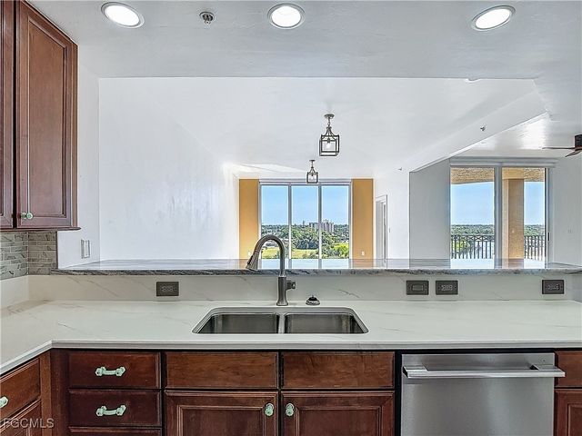 3426 Hancock Bridge PKWY 706, North Fort Myers, FL 33903