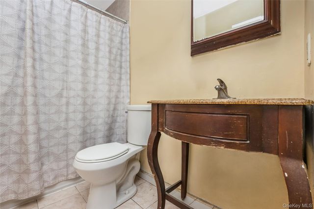 53 Primrose Lane, Levittown, NY 11756