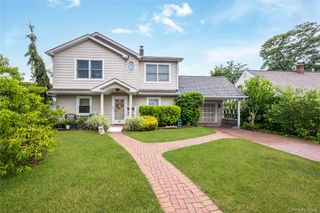 53 Primrose Lane, Levittown, NY 11756