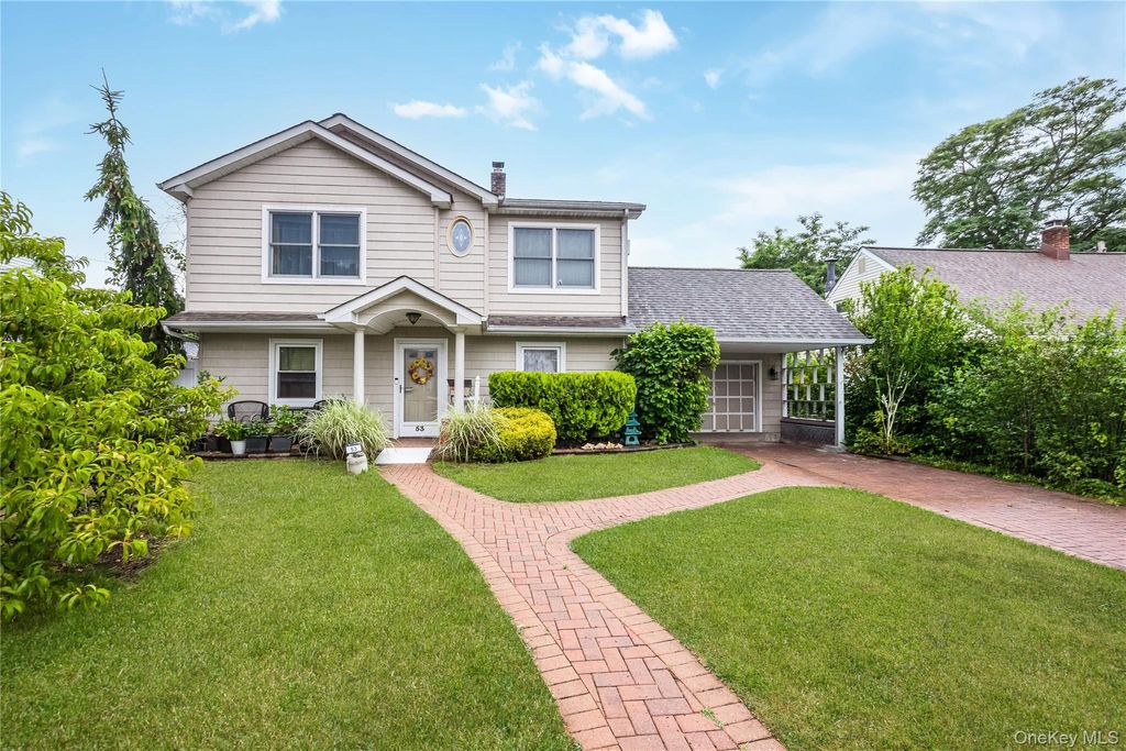 53 Primrose Lane, Levittown, NY 11756