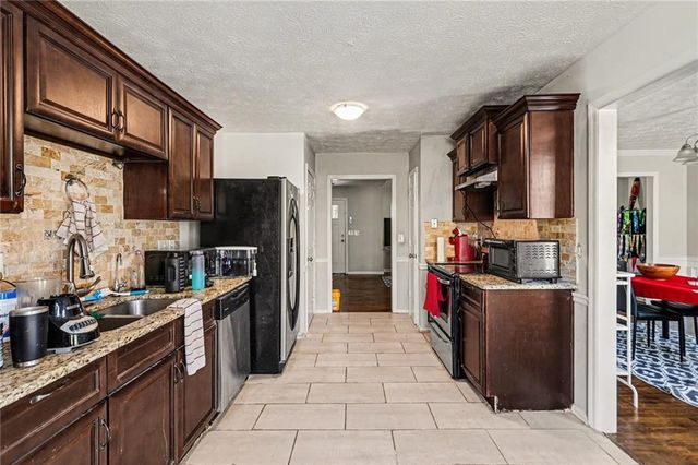 4810 Hillside Court, Powder Springs, GA 30127