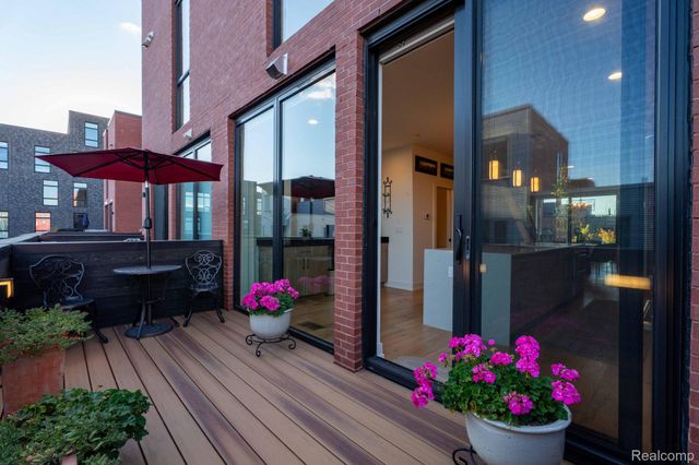 246 Edmund Place, Detroit, MI 48201