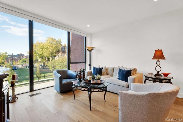 246 Edmund Place, Detroit, MI 48201