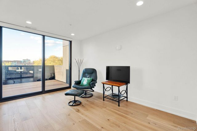 246 Edmund Place, Detroit, MI 48201