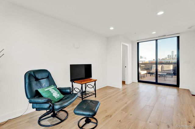 246 Edmund Place, Detroit, MI 48201