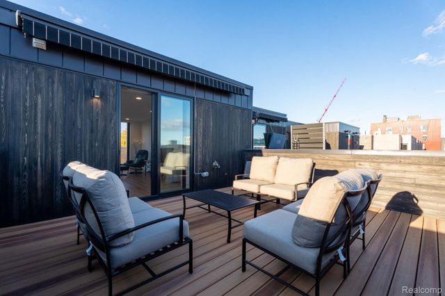 246 Edmund Place, Detroit, MI 48201