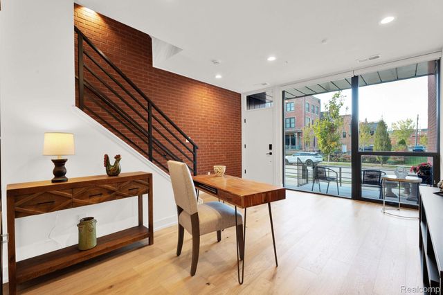 246 Edmund Place, Detroit, MI 48201