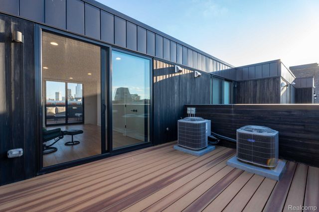 246 Edmund Place, Detroit, MI 48201