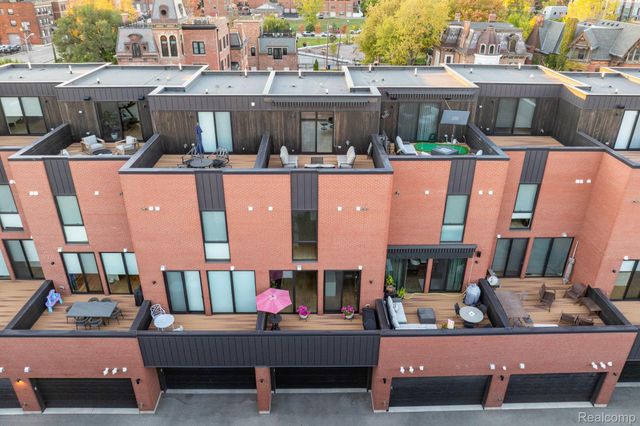 246 Edmund Place, Detroit, MI 48201