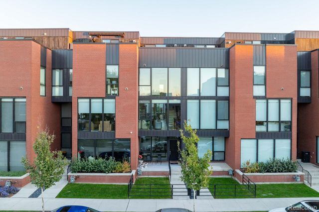 246 Edmund Place, Detroit, MI 48201