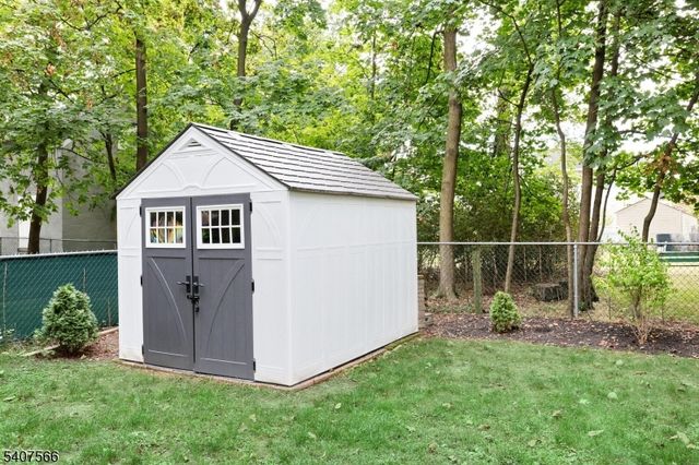 112 Diamond Bridge Ave, Hawthorne Boro, NJ 07506