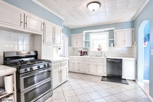 112 Diamond Bridge Ave, Hawthorne Boro, NJ 07506