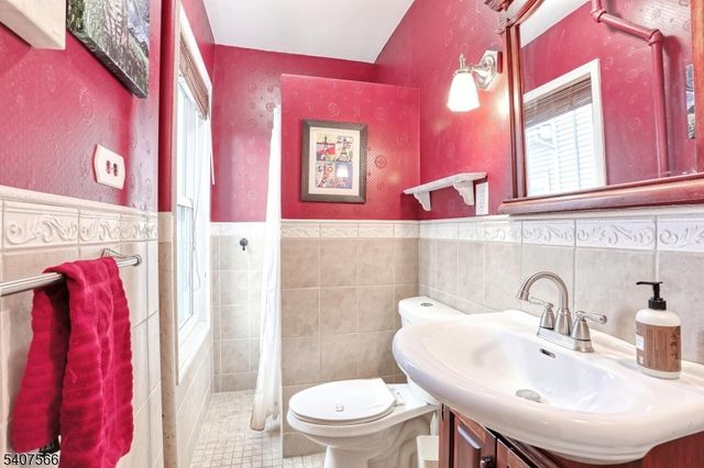 112 Diamond Bridge Ave, Hawthorne Boro, NJ 07506