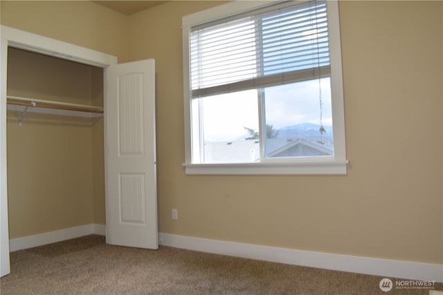 1363 Boulder Loop, East Wenatchee, WA 98802