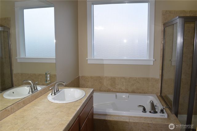 1363 Boulder Loop, East Wenatchee, WA 98802