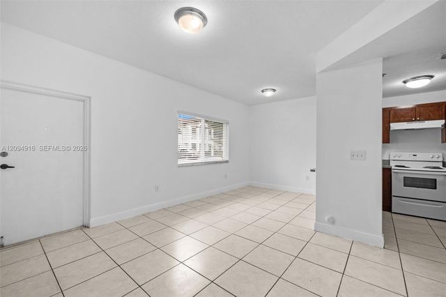 2453 W 78th Street 106, Hialeah, FL 33016