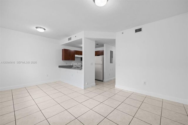 2453 W 78th Street 106, Hialeah, FL 33016