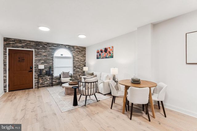 2504 E YORK ST, Philadelphia, PA 19125