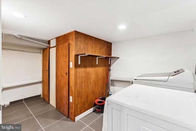 2504 E YORK ST, Philadelphia, PA 19125