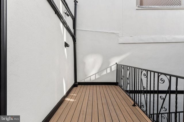 2504 E YORK ST, Philadelphia, PA 19125