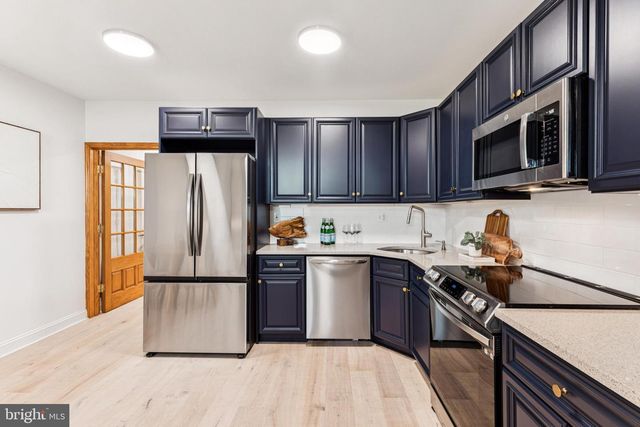 2504 E YORK ST, Philadelphia, PA 19125