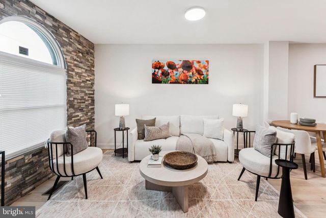 2504 E YORK ST, Philadelphia, PA 19125