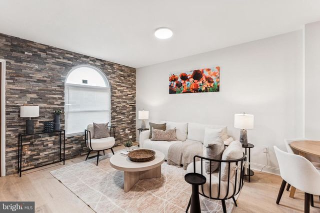 2504 E YORK ST, Philadelphia, PA 19125