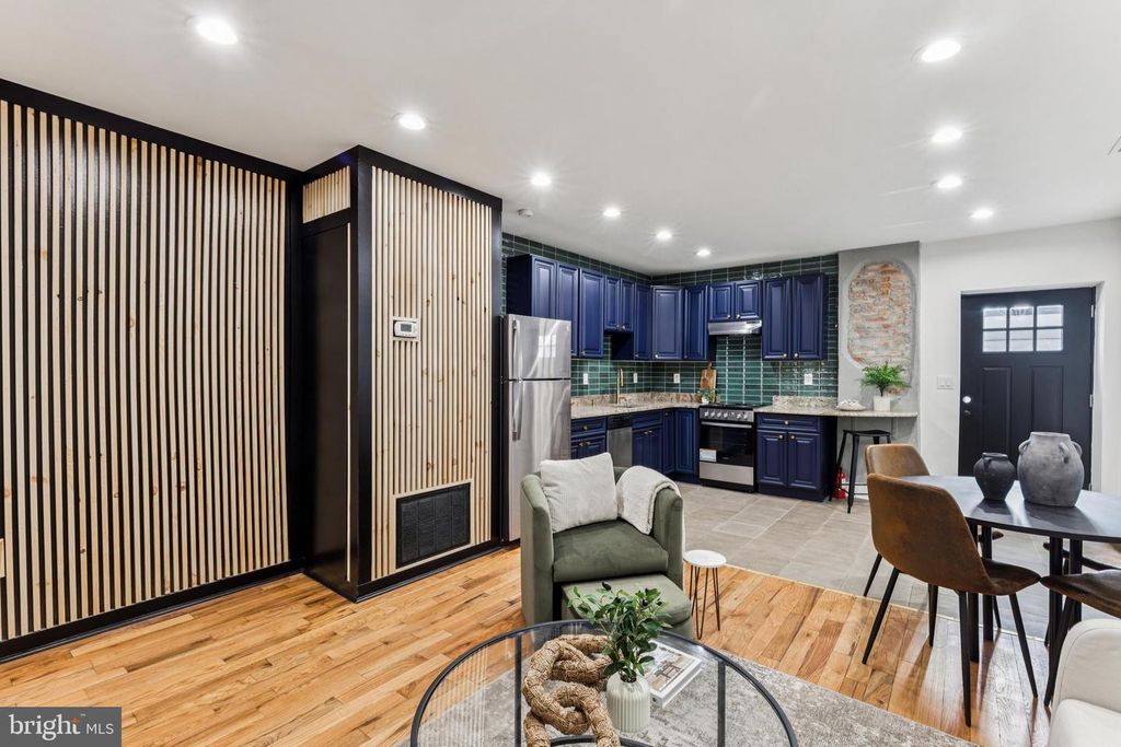 2504 E YORK ST, Philadelphia, PA 19125