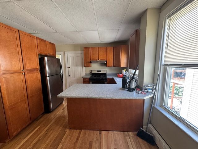 71 Harborview St 2, Boston, MA 02125