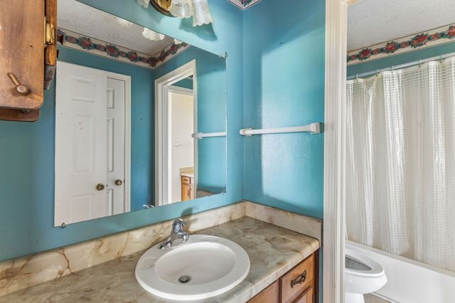 749 Walnut Ridge Dr, La Vergne, TN 37086