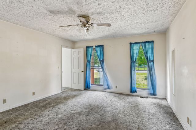 749 Walnut Ridge Dr, La Vergne, TN 37086