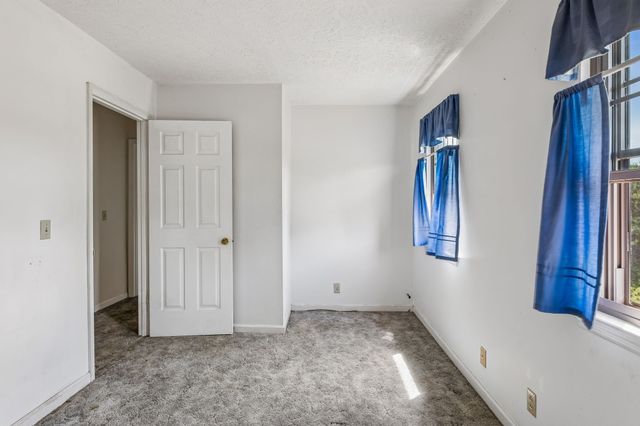 749 Walnut Ridge Dr, La Vergne, TN 37086
