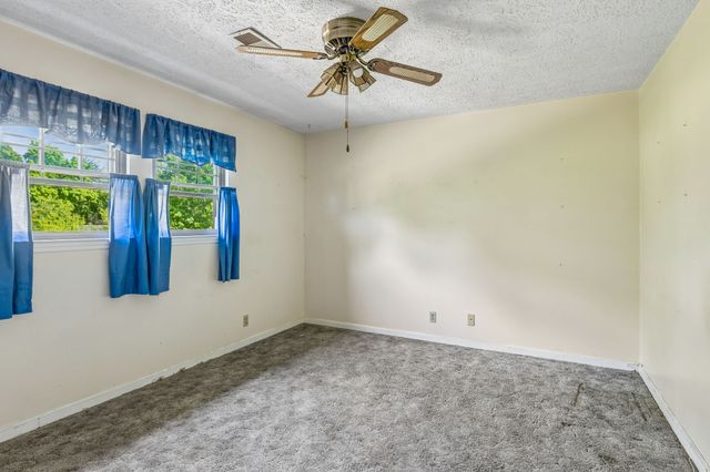 749 Walnut Ridge Dr, La Vergne, TN 37086