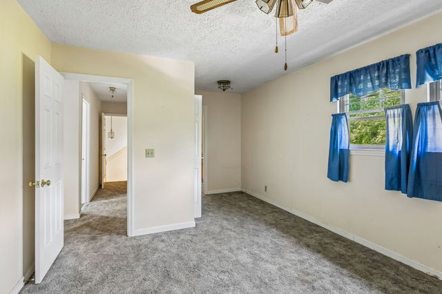 749 Walnut Ridge Dr, La Vergne, TN 37086