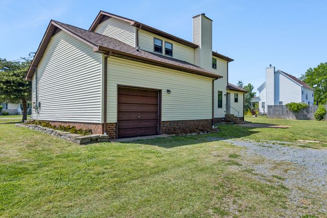 749 Walnut Ridge Dr, La Vergne, TN 37086