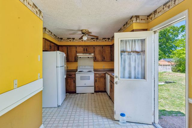 749 Walnut Ridge Dr, La Vergne, TN 37086