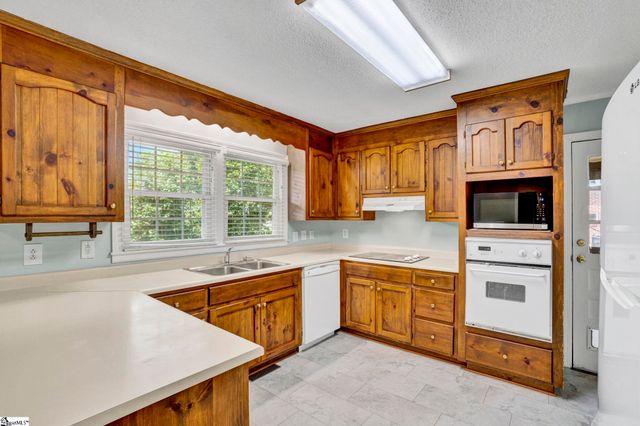 12 Mcswain Drive, Greenville, SC 29615