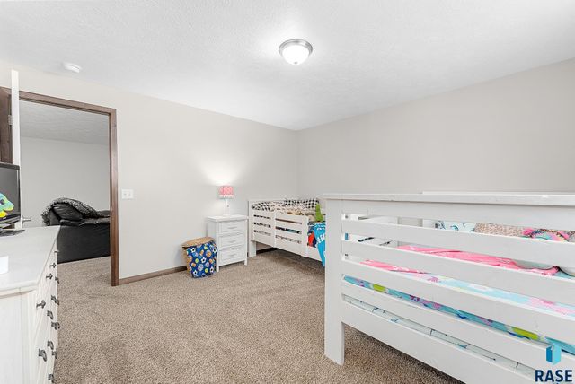 2710 E Sunburst Dr Drive, Brandon, SD 57005