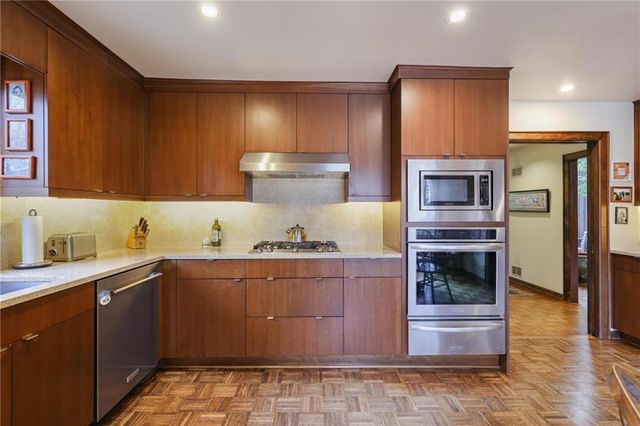 933 Greymont NW Circle, Marietta, GA 30064