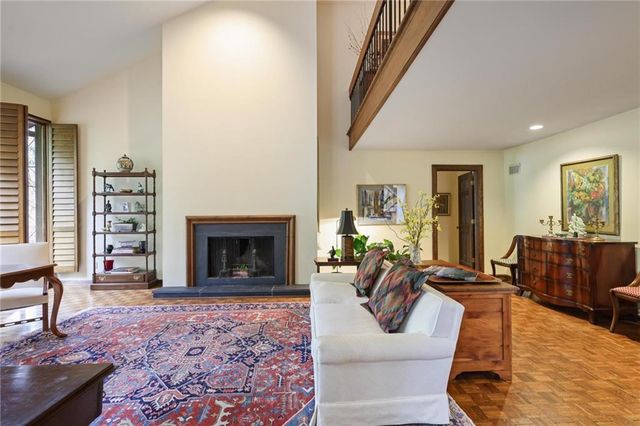 933 Greymont NW Circle, Marietta, GA 30064