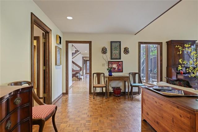 933 Greymont NW Circle, Marietta, GA 30064