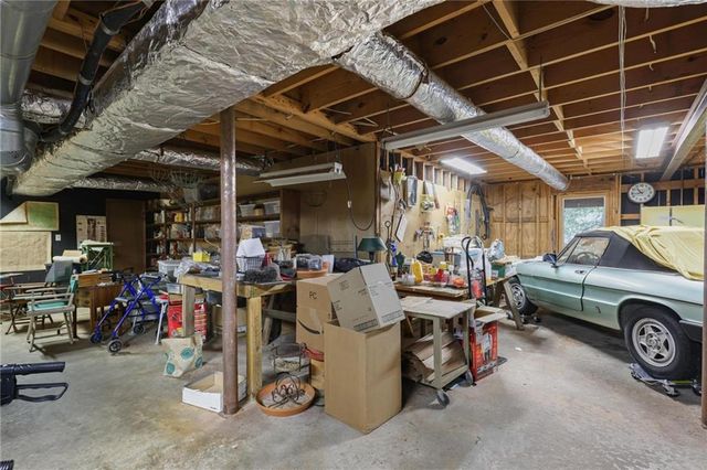 933 Greymont NW Circle, Marietta, GA 30064