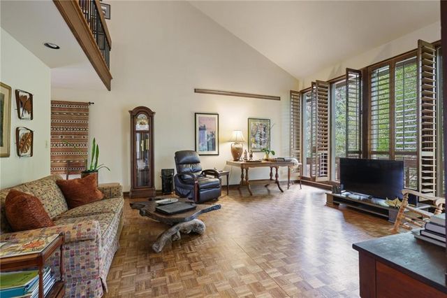 933 Greymont NW Circle, Marietta, GA 30064